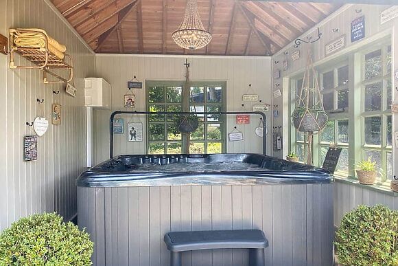 Chestnut Cottage at The Cottages