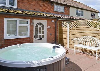 Sweet Pea Cottage in Holt