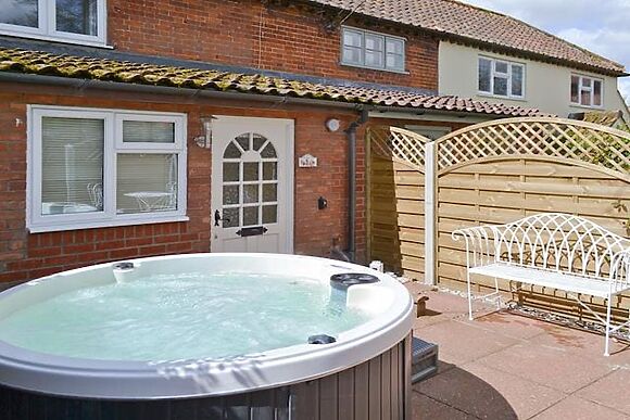 Sweet Pea Cottage in Holt