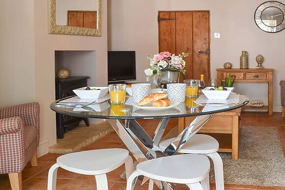 Sweet Pea Cottage in Holt