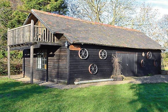 Robins Nest in Stelling Minnis