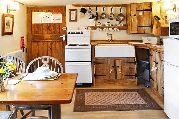 Robins Nest in Stelling Minnis