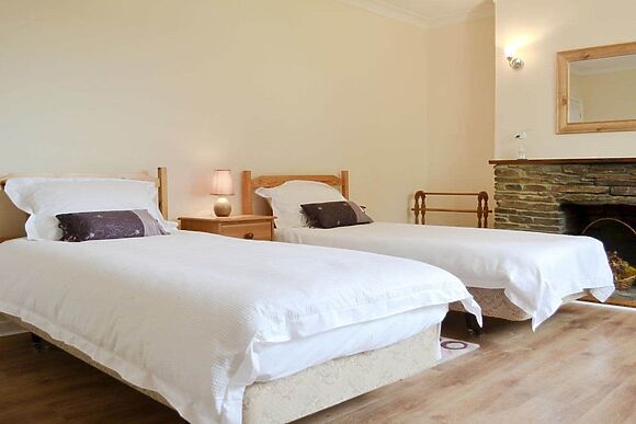 Blackmoor Farmhouse in Ludchurch