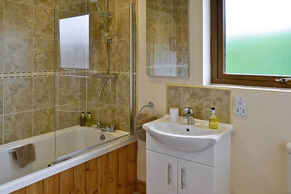 Hawthorn Lodge at Faulkers Lakes