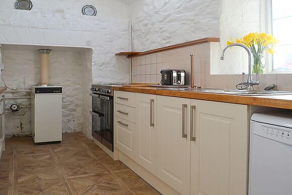 Porth Colmon Farmhouse