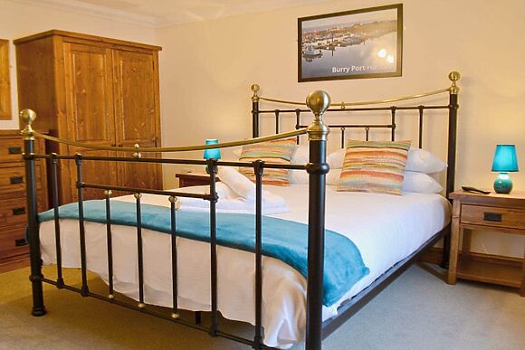 Ysgubor Wen in Burry Port