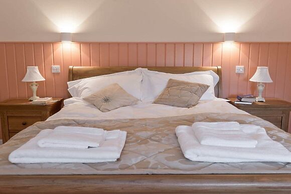 Cottages.com at Eastlands Barn