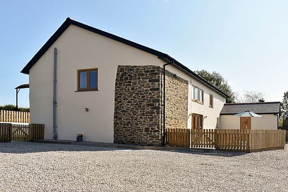 North Barn At Monkleigh Court