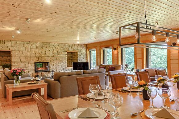 Oak Lodge