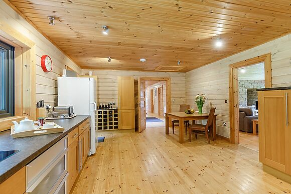 Oak Lodge