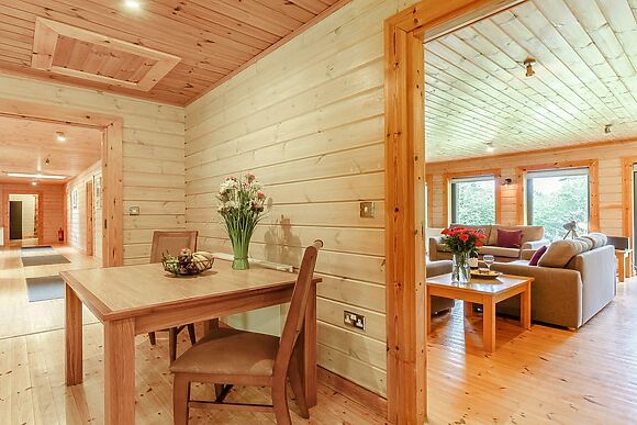 Oak Lodge