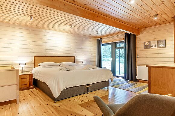 Oak Lodge