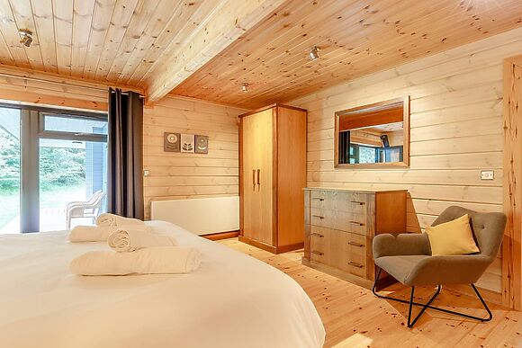 Oak Lodge