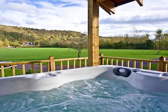 Kingfisher Lodge in Glastonbury