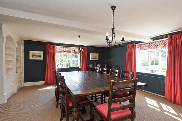 Cravens Manor