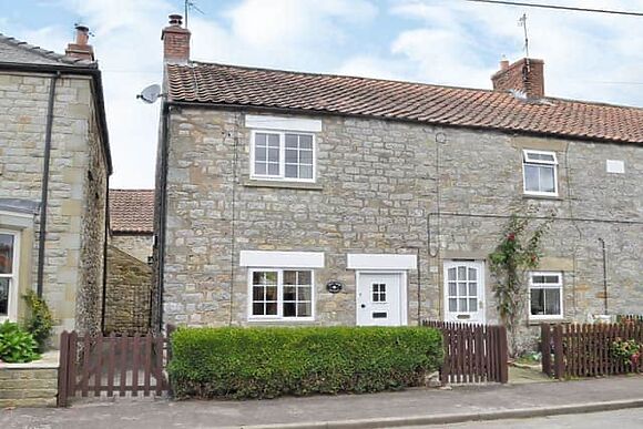 Hill View Cottage in Sinnington