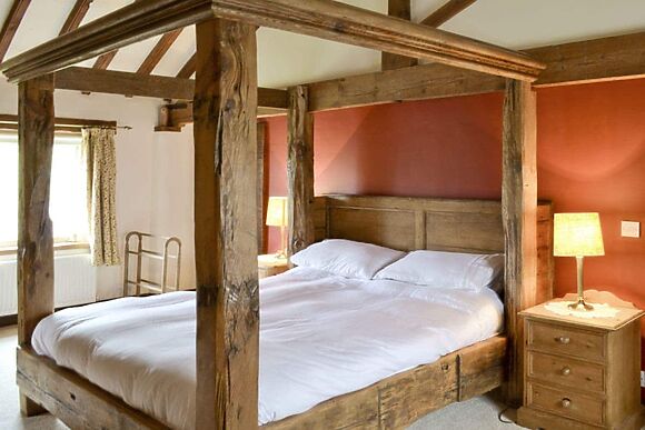 Spring Farm Barn in Grindale