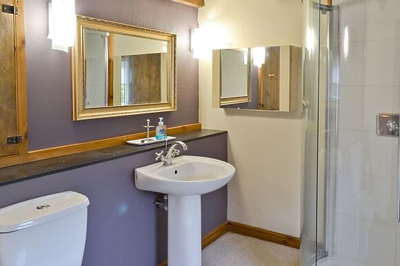 Spring Farm Barn in Grindale