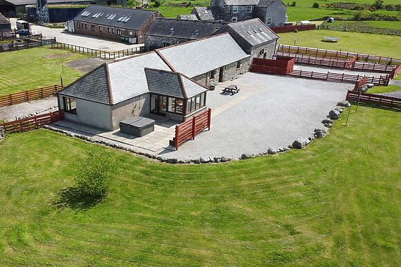 Middle Byre At Clauchan Farm