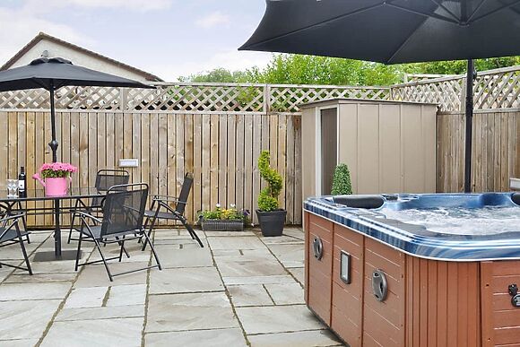 Dan-y-Glo in Waunarlwydd