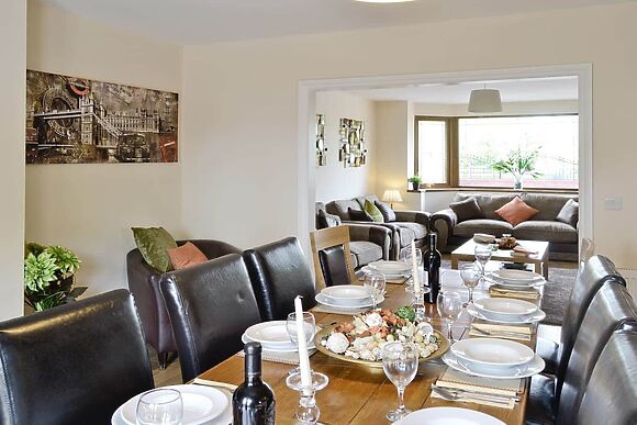 Dan-y-Glo in Waunarlwydd