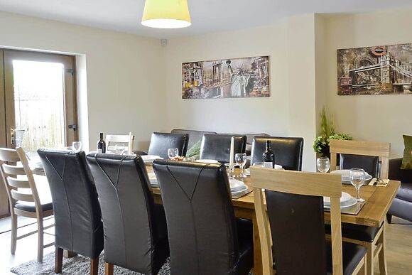 Dan-y-Glo in Waunarlwydd