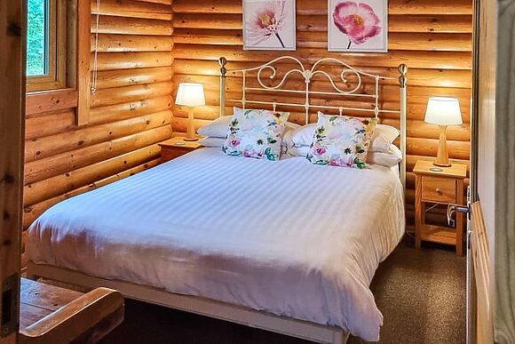 Sunnybank Lodge in Llanfynydd