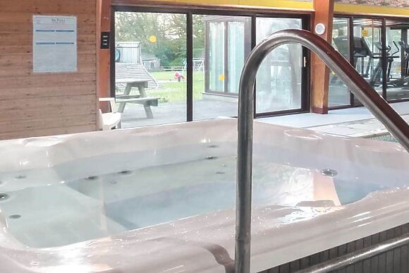 Sunnybank Lodge in Llanfynydd