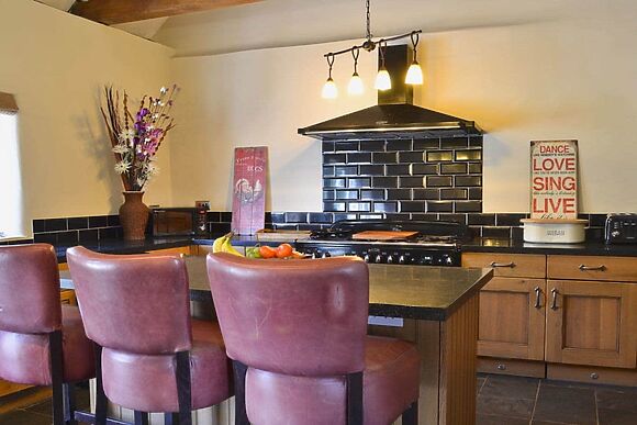 Four Oaks in Bransgore