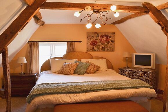 Four Oaks in Bransgore