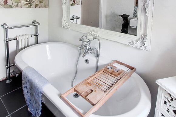 Four Oaks in Bransgore