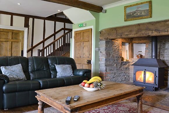 Little Brampton Farmhouse in Clunbury