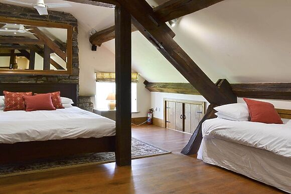 Little Brampton Farmhouse in Clunbury