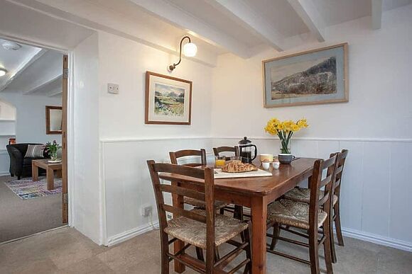 1 Castle Cottage