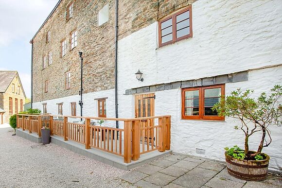 2 Castle Cottage