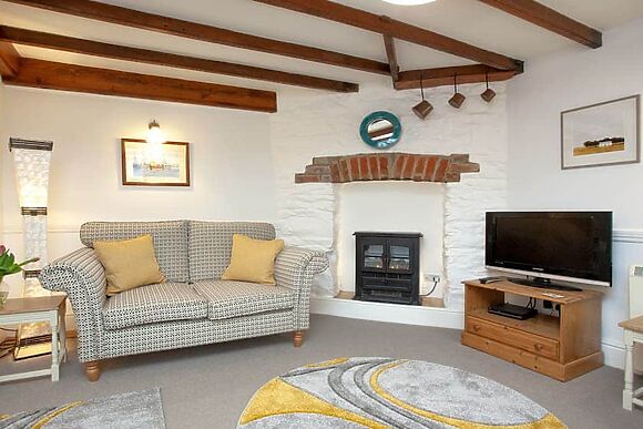 2 Castle Cottage