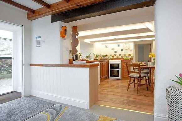 2 Castle Cottage