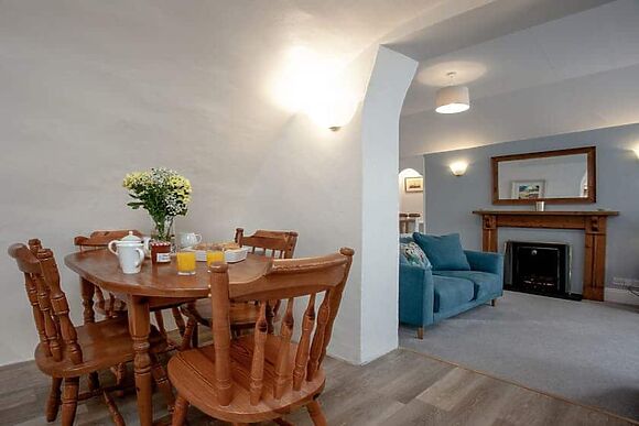 4 Castle Cottage