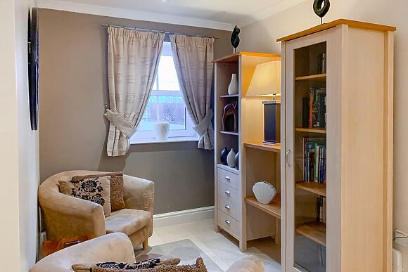 Four Seasons in Plwmp