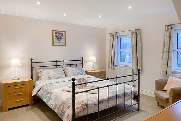 Four Seasons in Plwmp