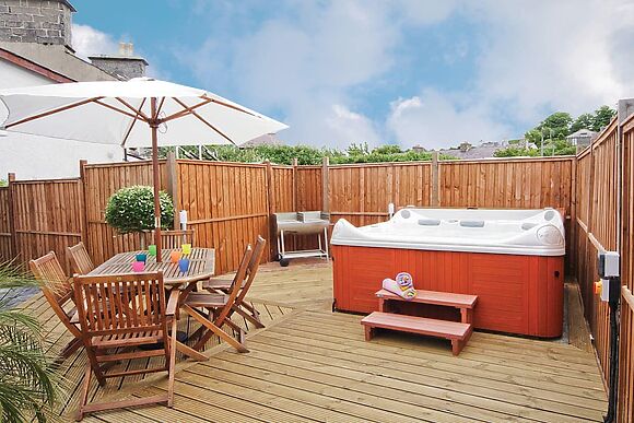 Ty Ffynnon in Llanon