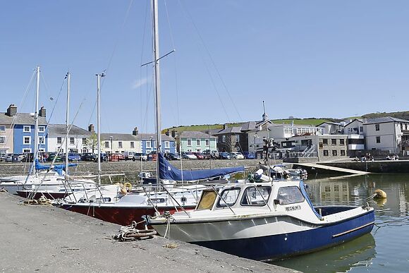 Ty Ffynnon in Llanon