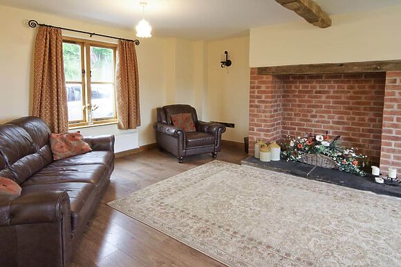 Cwm Corn Barn in Dolfor