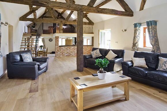 Cefnaire Isaf in Newtown