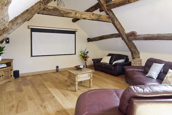 Cefnaire Isaf in Newtown