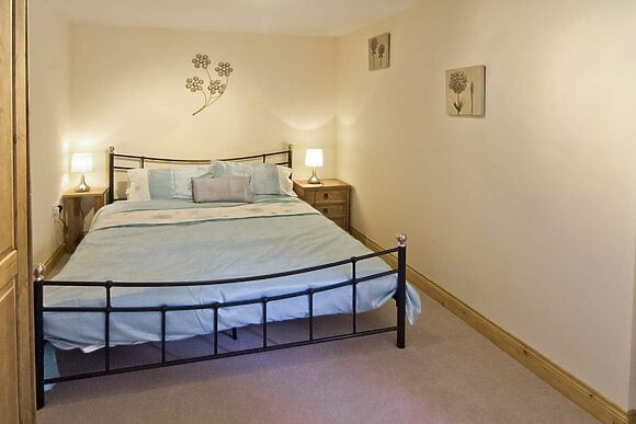 Cefnaire Isaf in Newtown