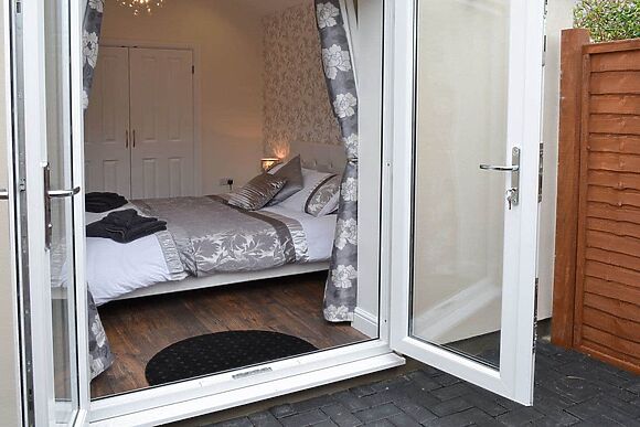 Oswald Lodge in Llanon