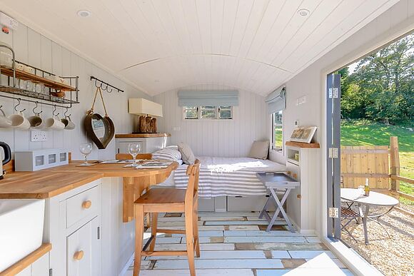 The Hut at Hole Farm