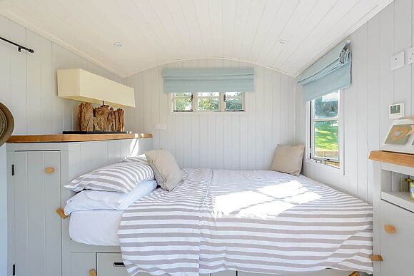 The Hut at Hole Farm