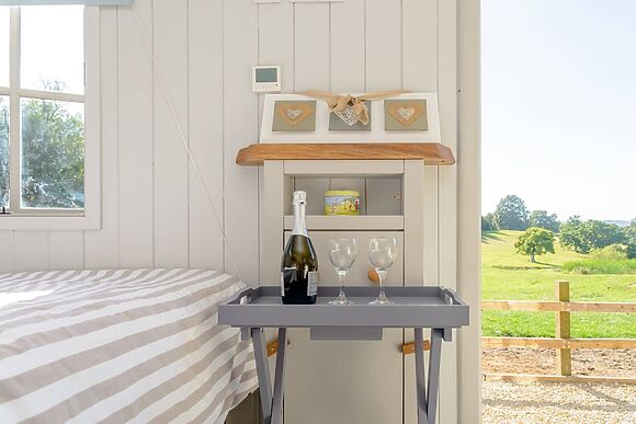 The Hut at Hole Farm